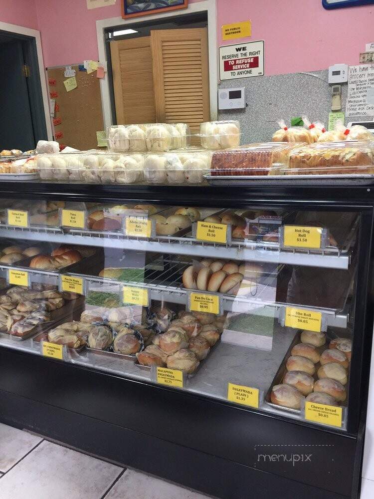 Nanding's Bakery - Waipahu, HI