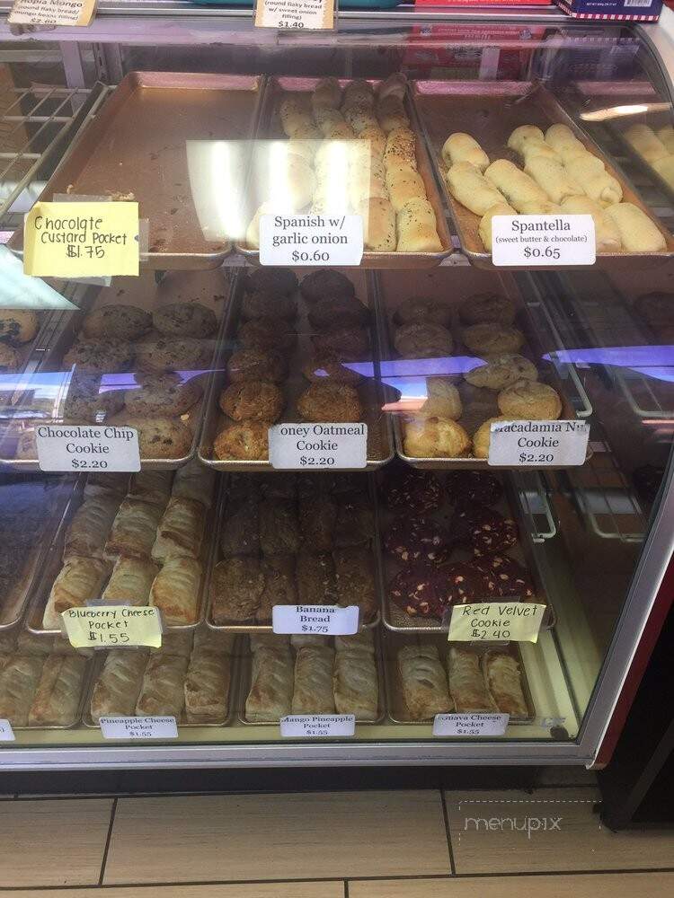 Nanding's Bakery - Waipahu, HI