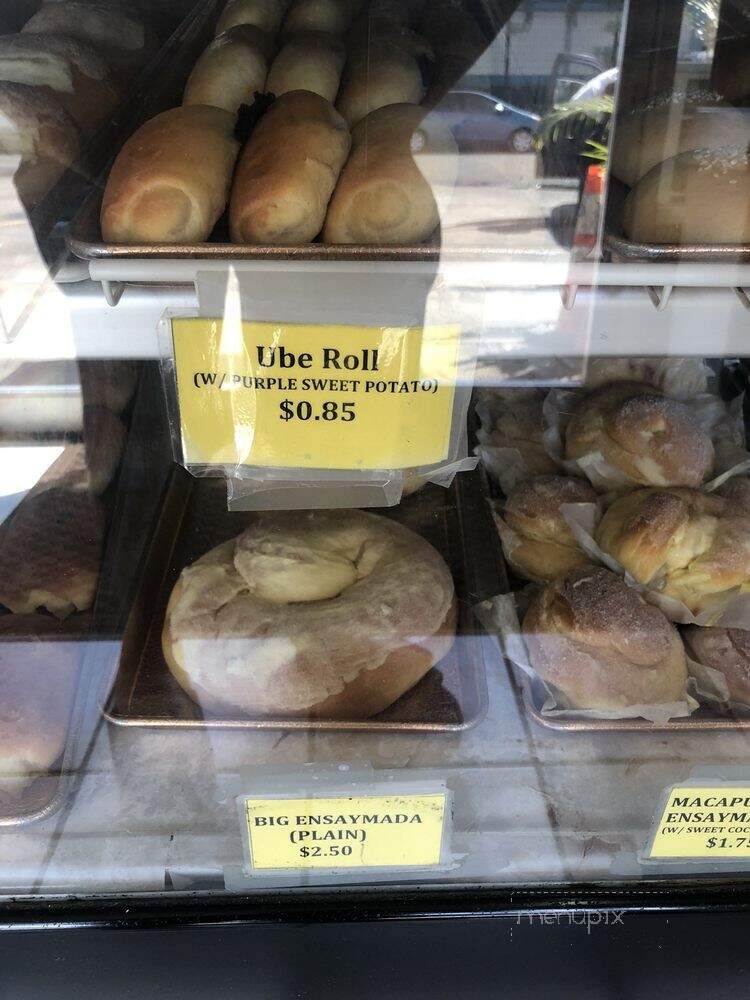 Nanding's Bakery - Honolulu, HI