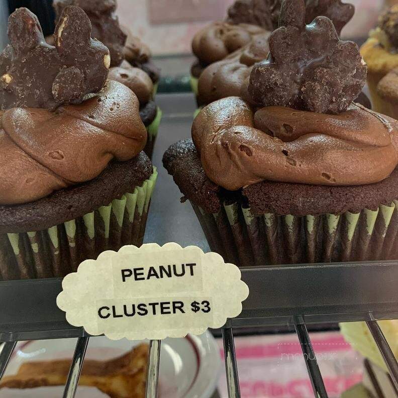 Ugly Cupcakes & More - Waipahu, HI