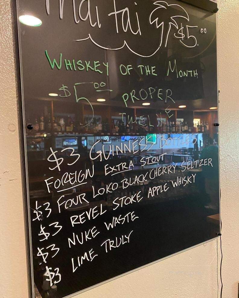 Irish Rose Saloon - Honolulu, HI